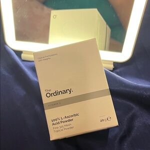 The Ordinary Vitamin C Powder in White and Gray